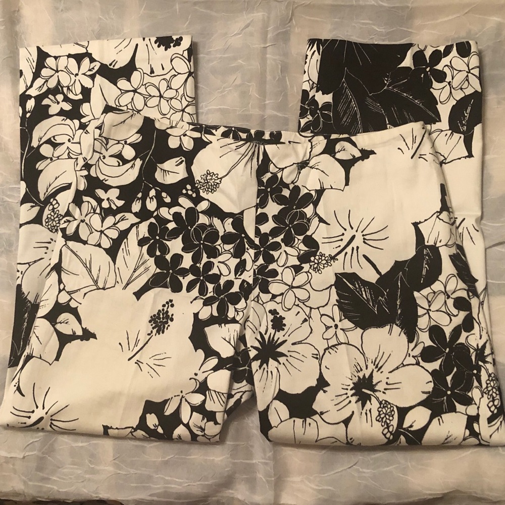 Karen Kane Monochrome Floral Ankle Pants